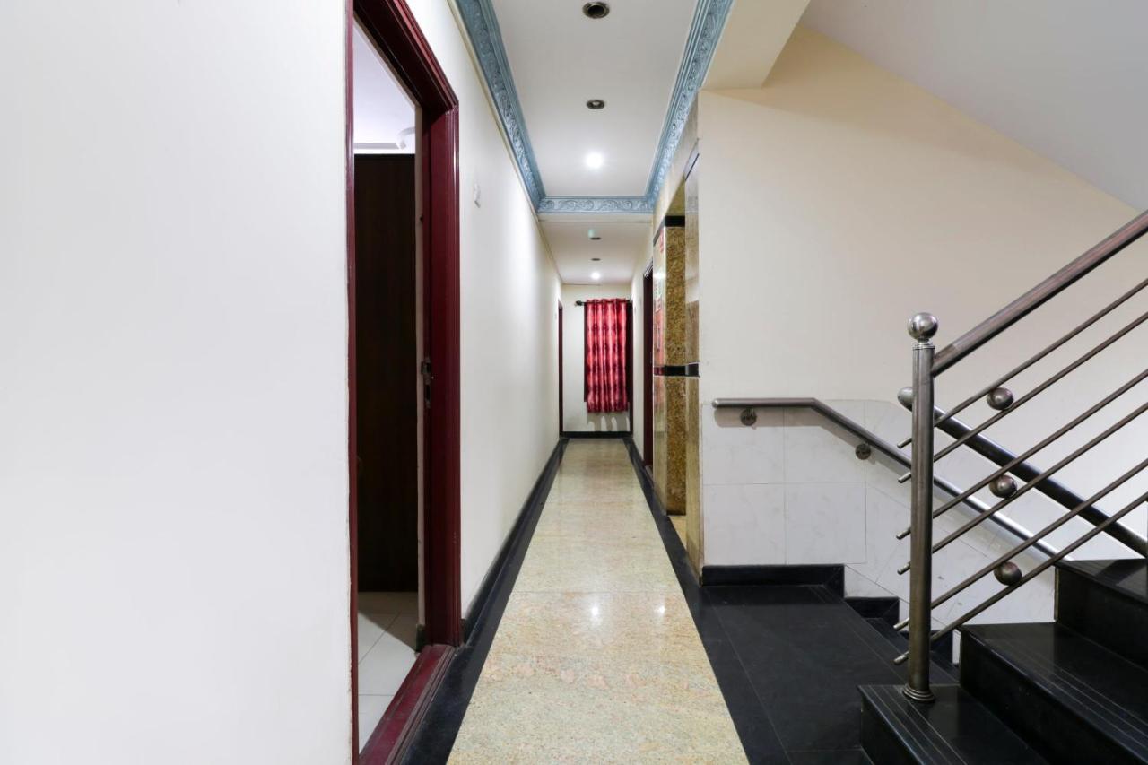 Oyo 71675 New Aishwarya Comforts Hotel Bangalore Ngoại thất bức ảnh