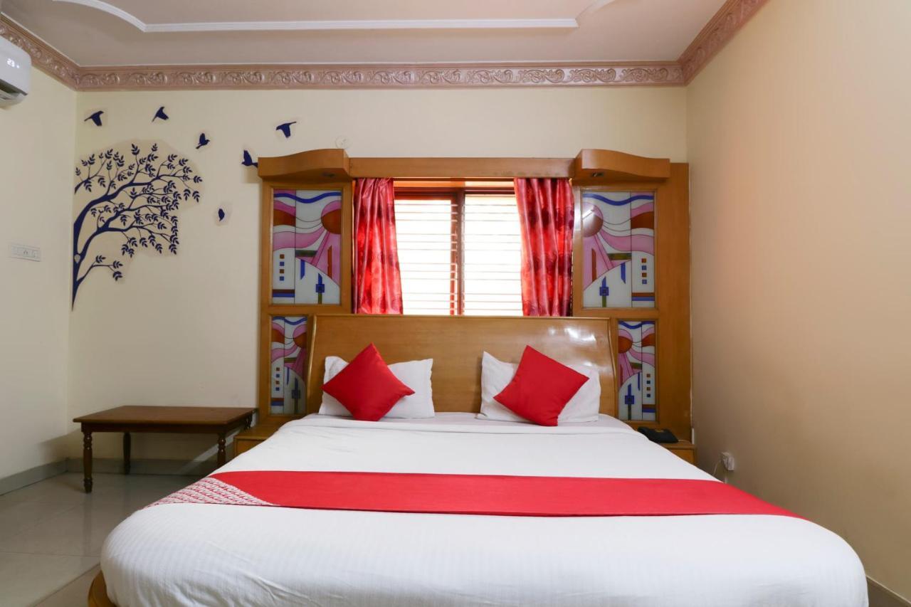 Oyo 71675 New Aishwarya Comforts Hotel Bangalore Ngoại thất bức ảnh